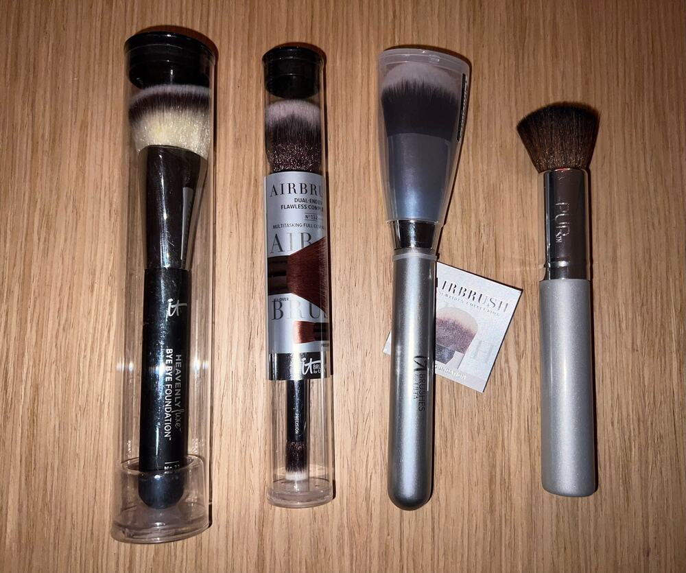 It Cosmetics Brushes and PUR Brush Lot of 4x Brushes